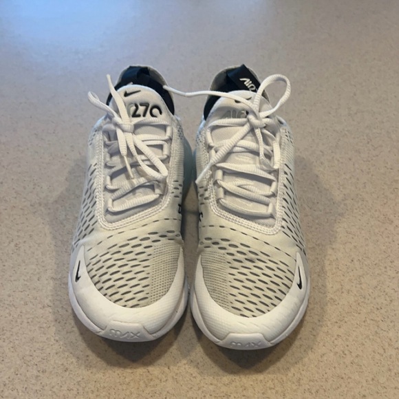Nike Air Max 270 - Picture 4 of 7